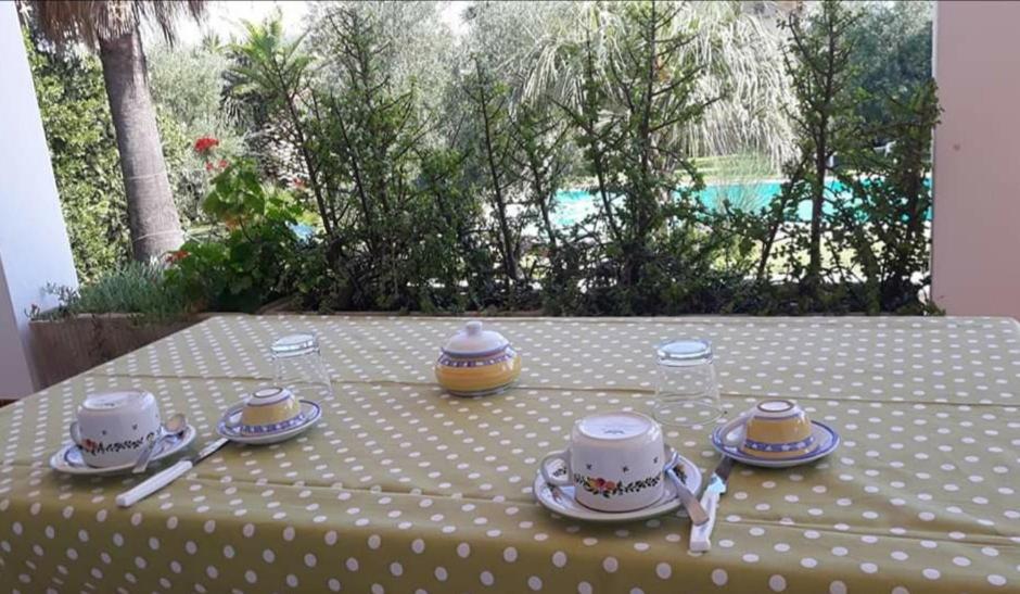 La Ginestra Acomodação com café da manhã Trani Exterior foto