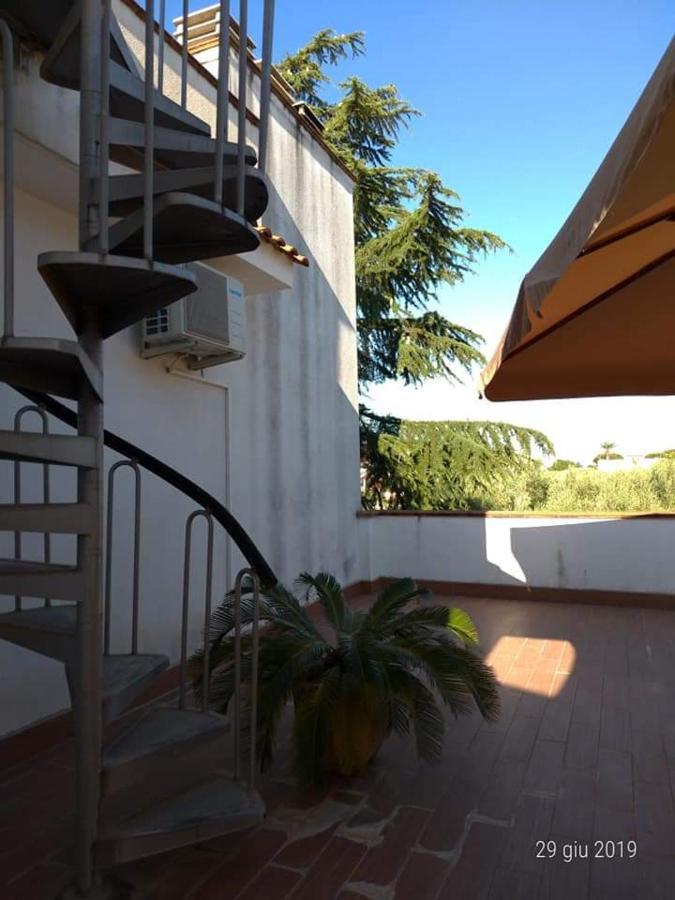 La Ginestra Acomodação com café da manhã Trani Exterior foto